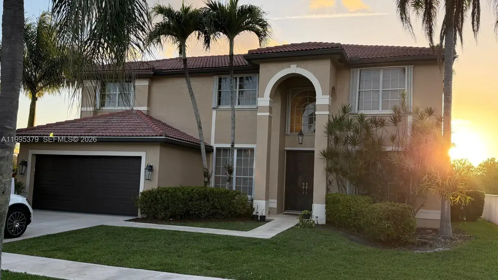 2386 SW 183rd Ter, Miramar FL 33029 photo 2