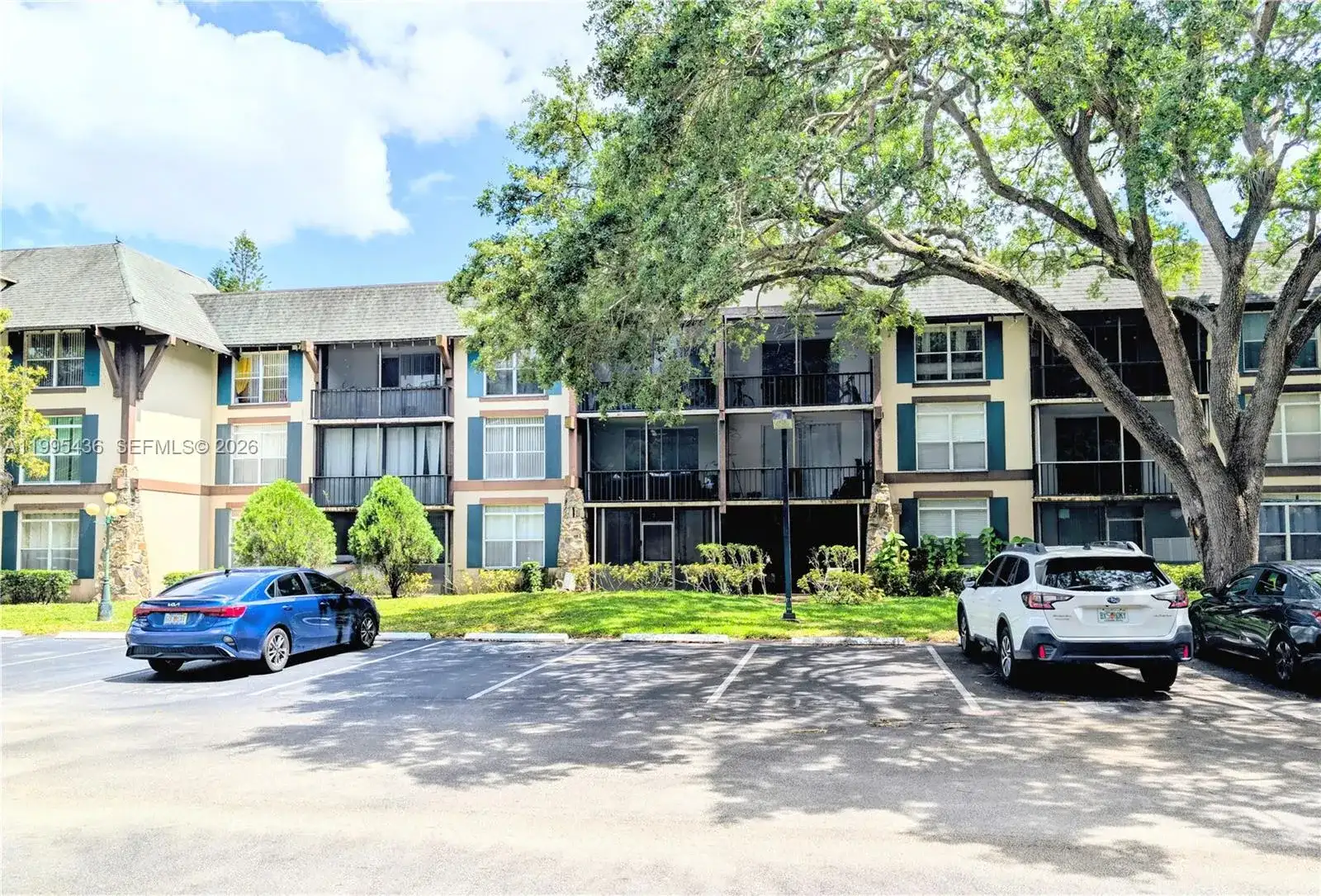 3720 Inverrary Dr # 1J, Lauderhill FL 33319 photo 3