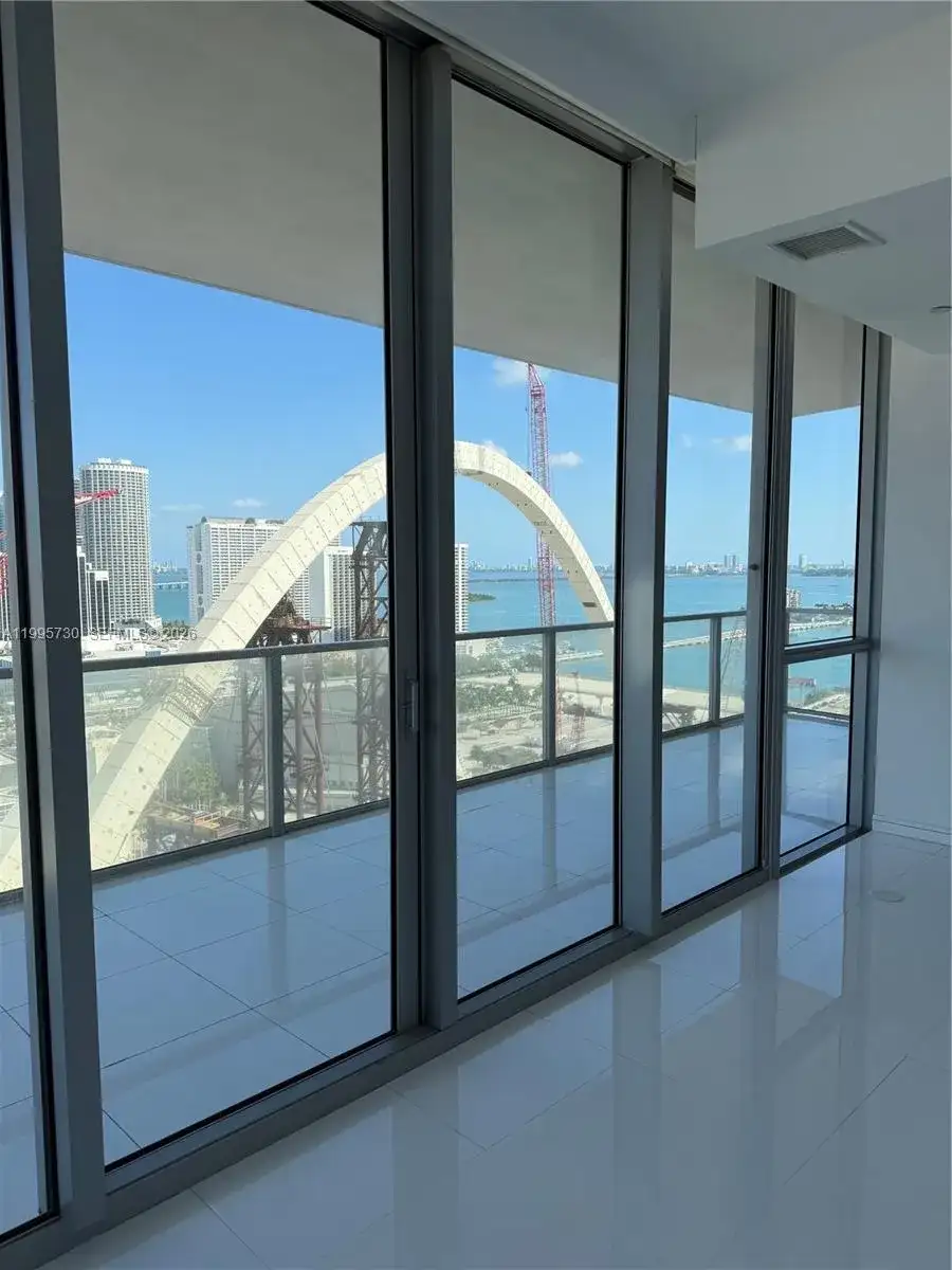 1100 Biscayne Blvd # 2605, Miami FL 33132 photo 2