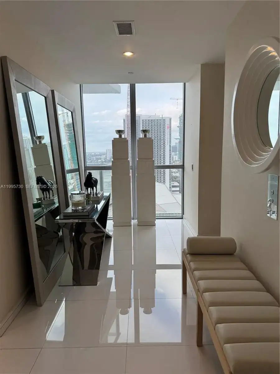 1100 Biscayne Blvd # 2605, Miami FL 33132 photo 3