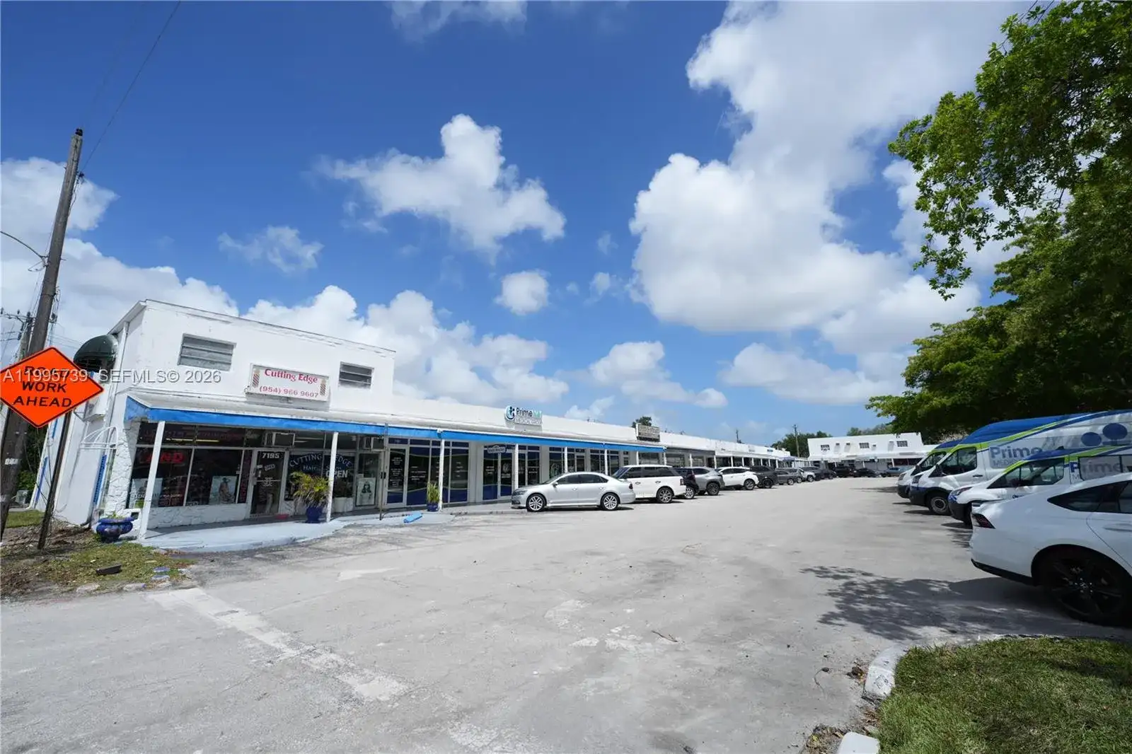 7193-7195 Pembroke Rd, Pembroke Pines FL 33023 photo 4
