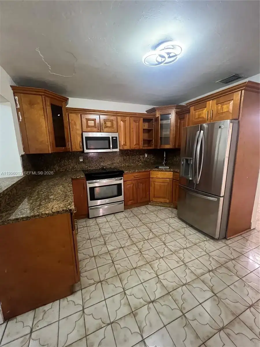 341 Aladdin St, Opa-Locka FL 33054 photo 3