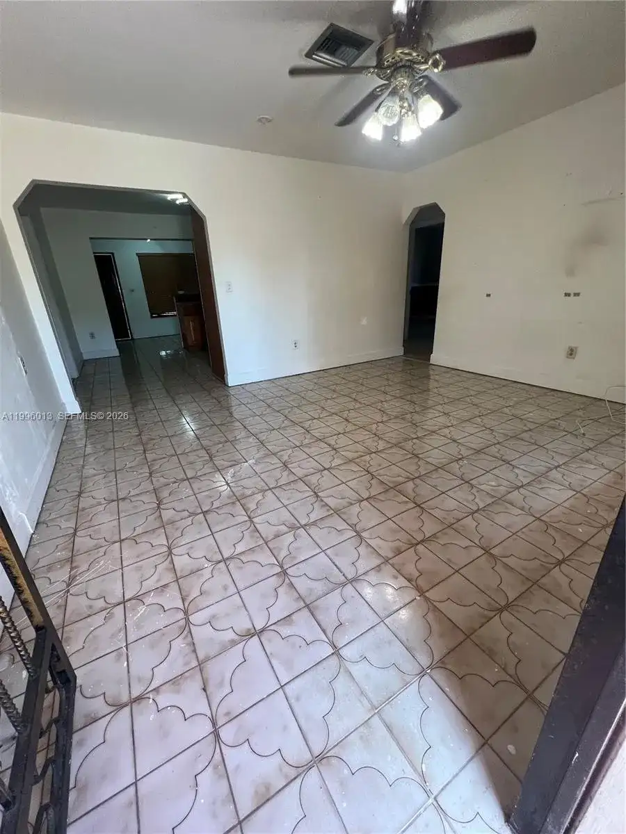 341 Aladdin St, Opa-Locka FL 33054 photo 5