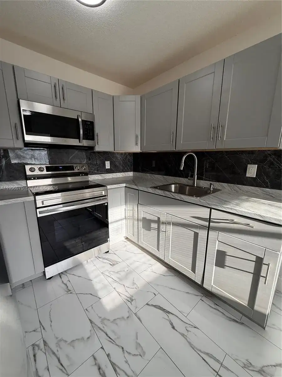 6071 SW 33rd St # 4, Miramar FL 33023 photo 4