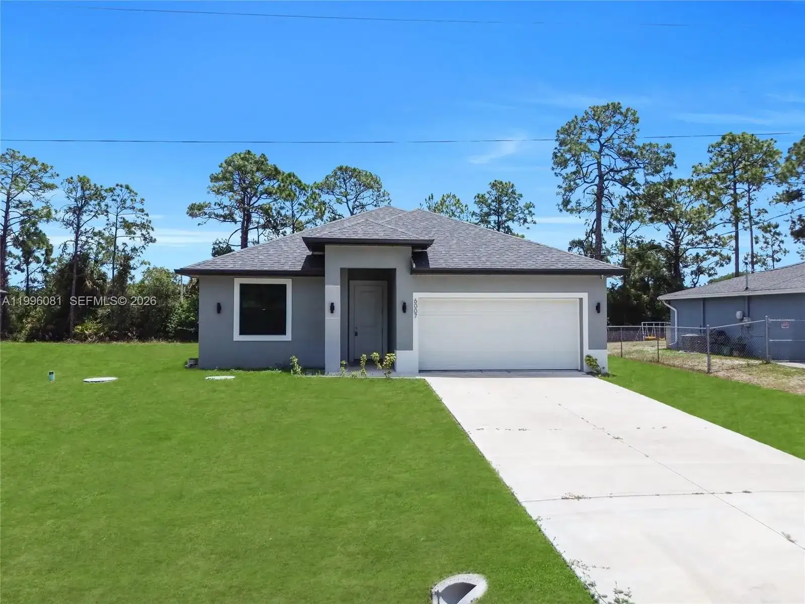 6007 Kumquat Cir, La Belle FL 33935 photo 2