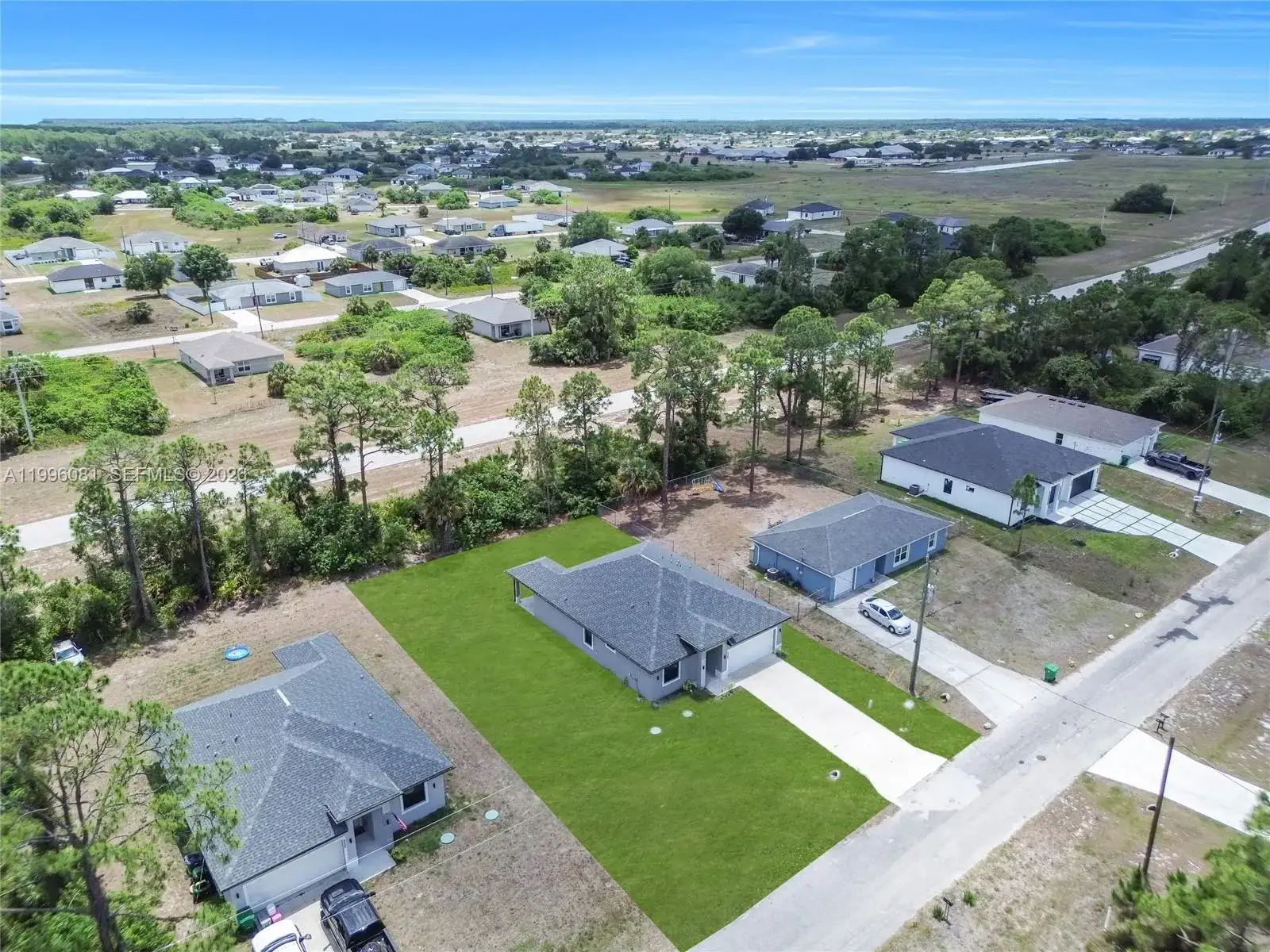 6007 Kumquat Cir, La Belle FL 33935 photo 3