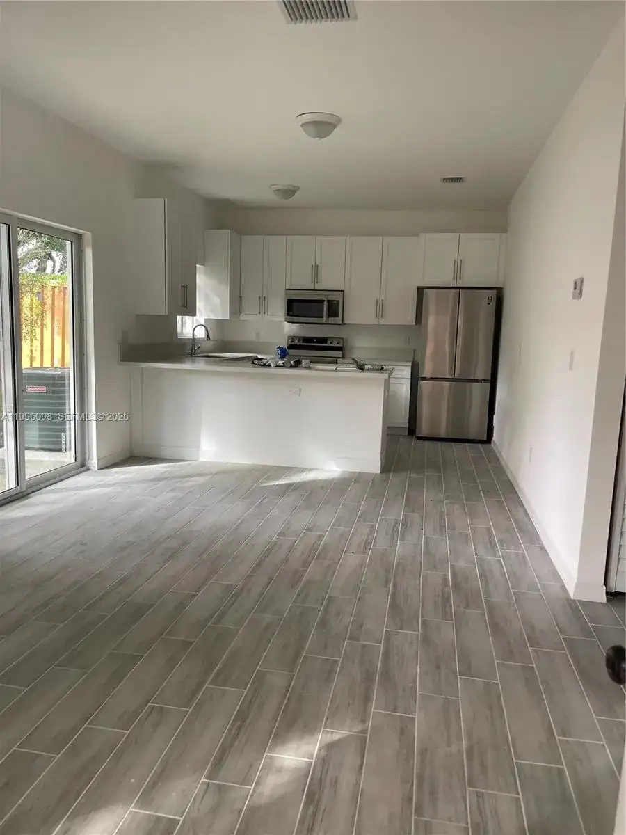 213 NW 12th St, Pompano Beach FL 33060 photo 4