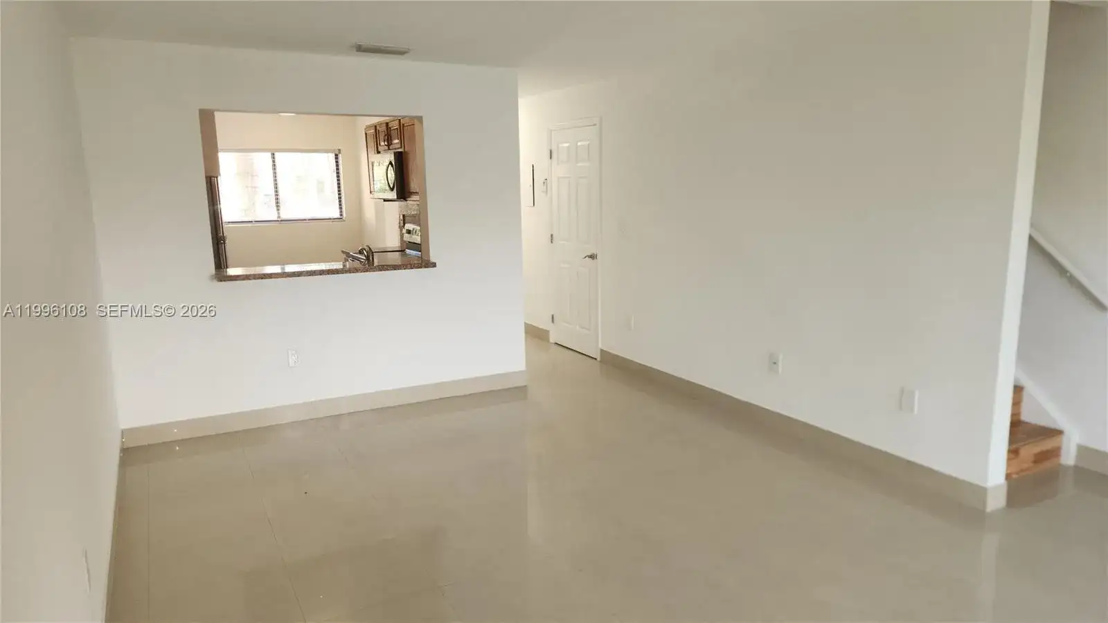 210 E Palm Cir E, Pembroke Pines FL 33025 photo 4