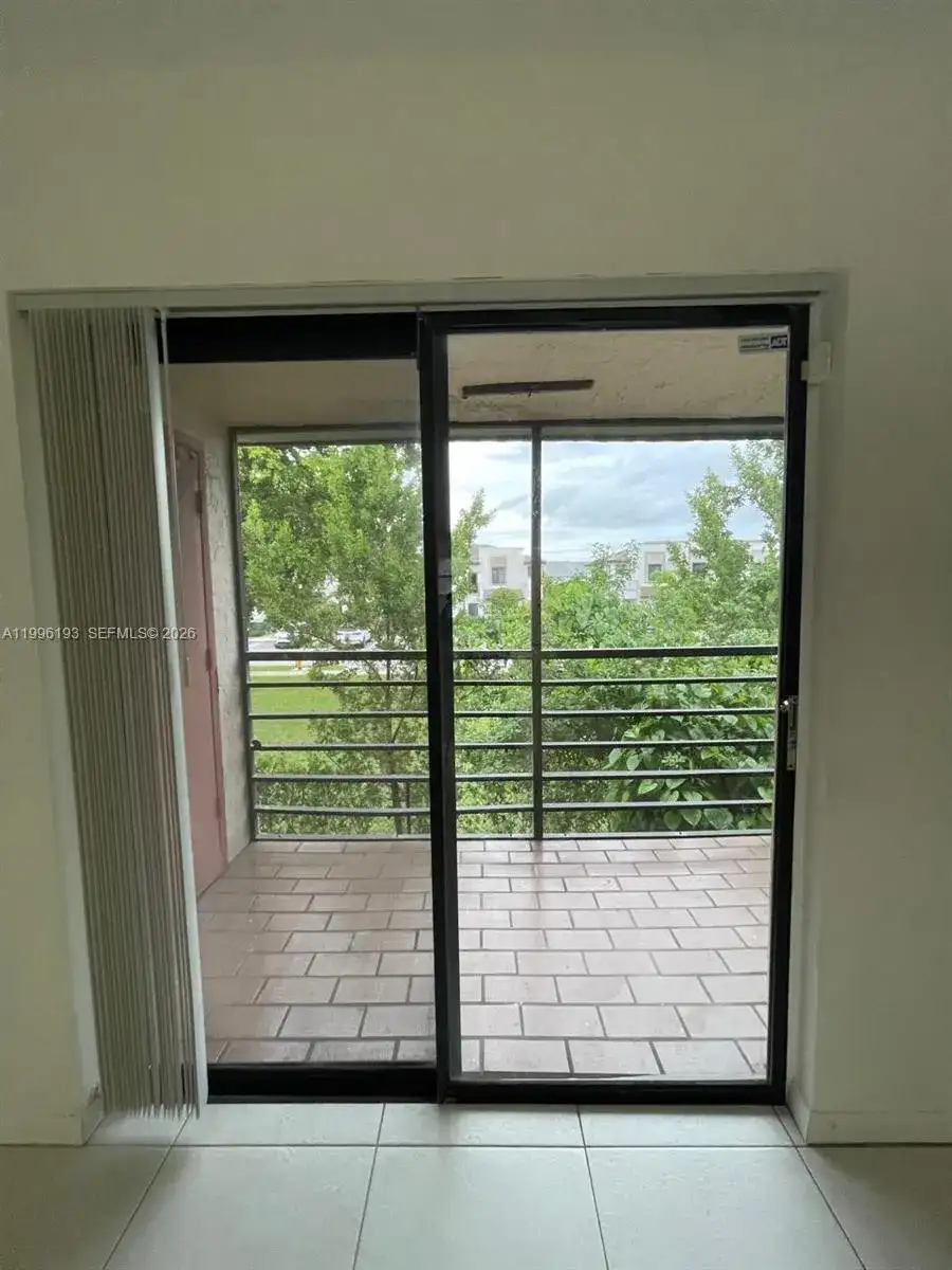 861 NE 209th Ter # 24, Miami FL 33179 photo 4