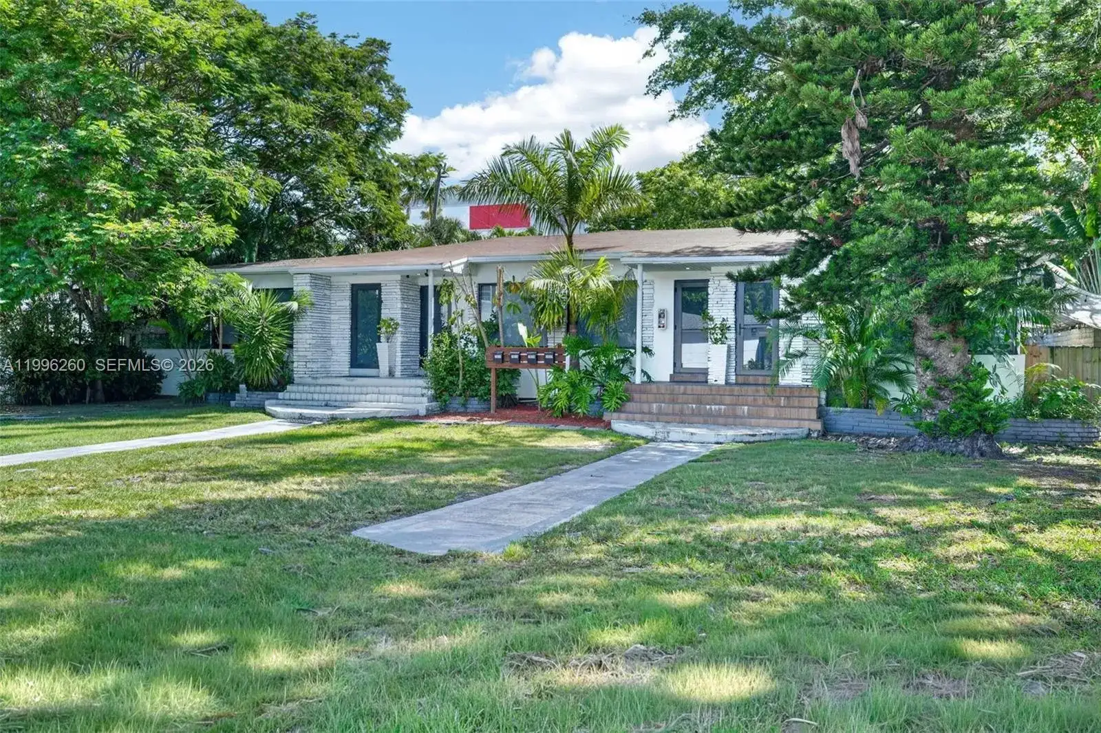 7811 NE 10th Ct, Miami FL 33138 photo 2