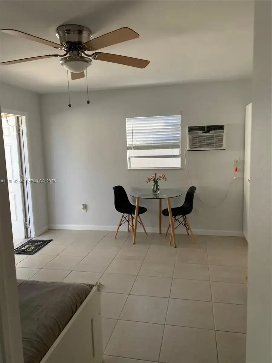 2481 SW 11 st, Miami FL 33135 photo 4