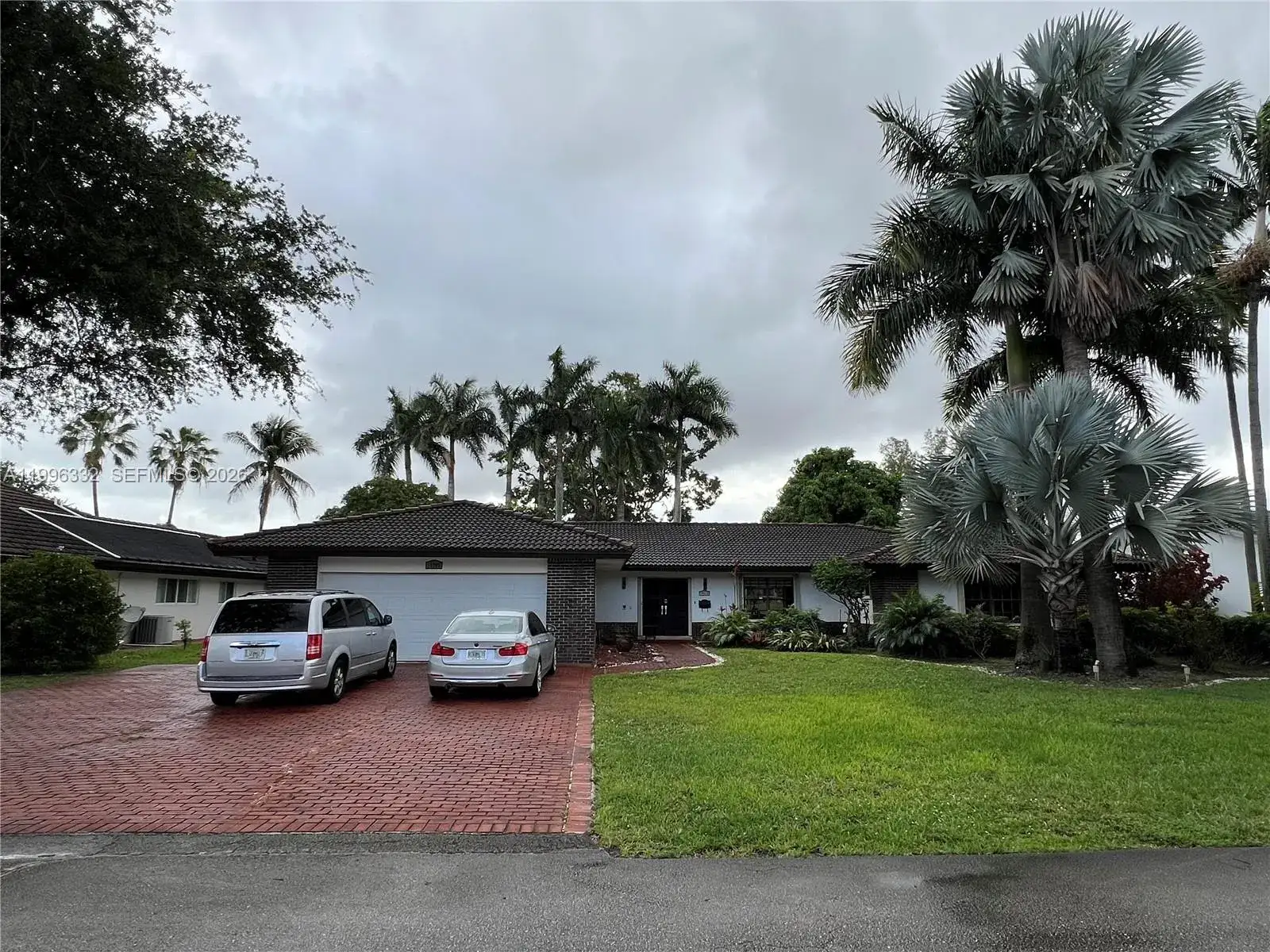 19265 E Saint Andrews Dr, Hialeah FL 33015 photo 4