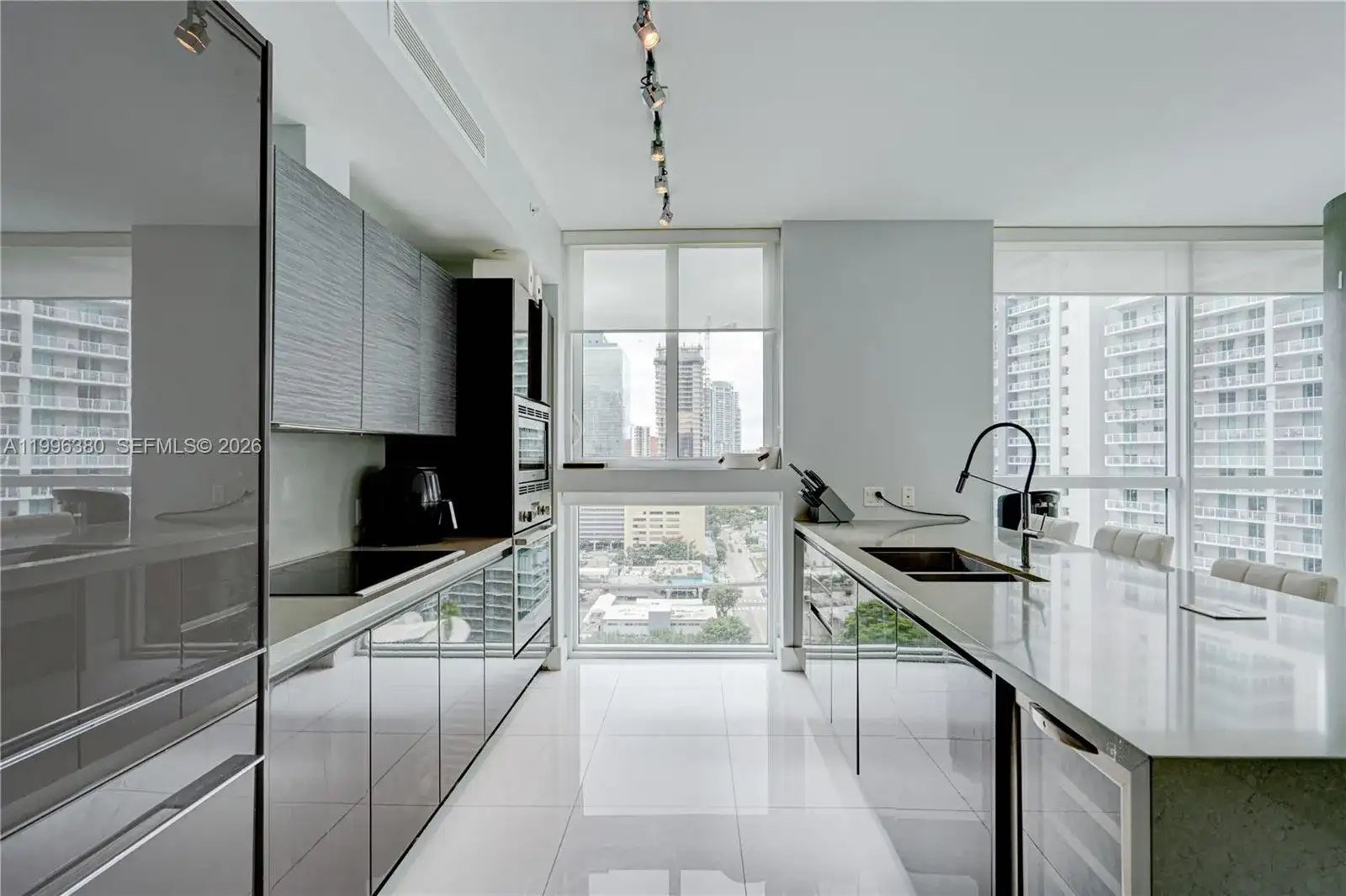 1080 Brickell Ave # 1801, Miami FL 33131 photo 3