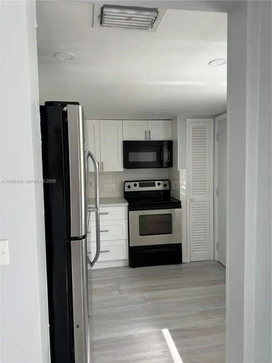 1398 NE 191st St # C305, Miami FL 33179 photo 3