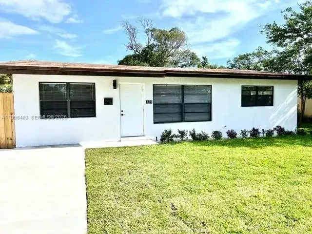 329 SW 3rd St, Boca Raton FL 33432 photo 2
