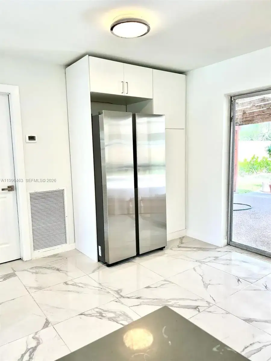 329 SW 3rd St, Boca Raton FL 33432 photo 4