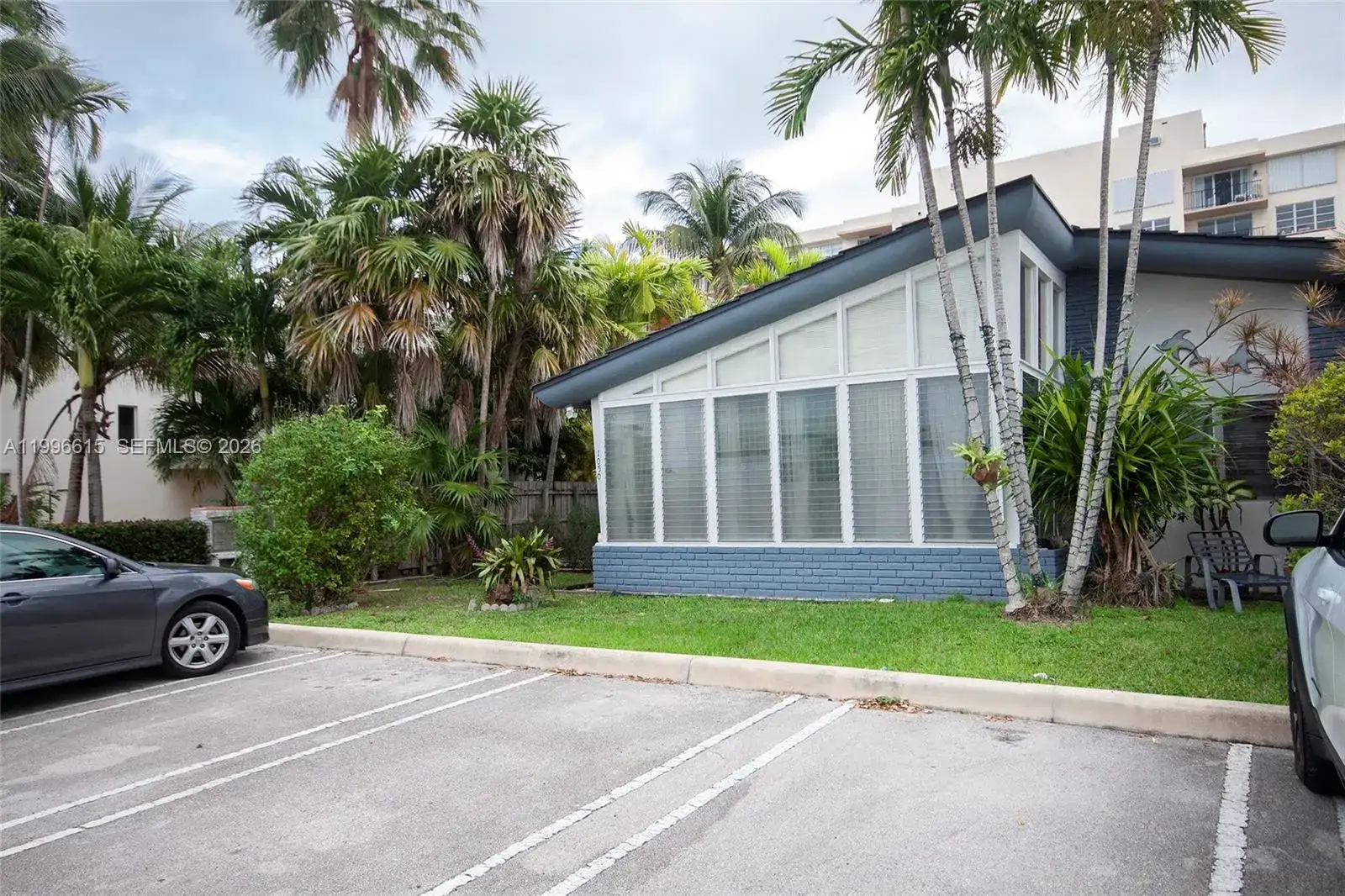 1050 92nd St # 4, Bay Harbor Islands FL 33154 photo 2