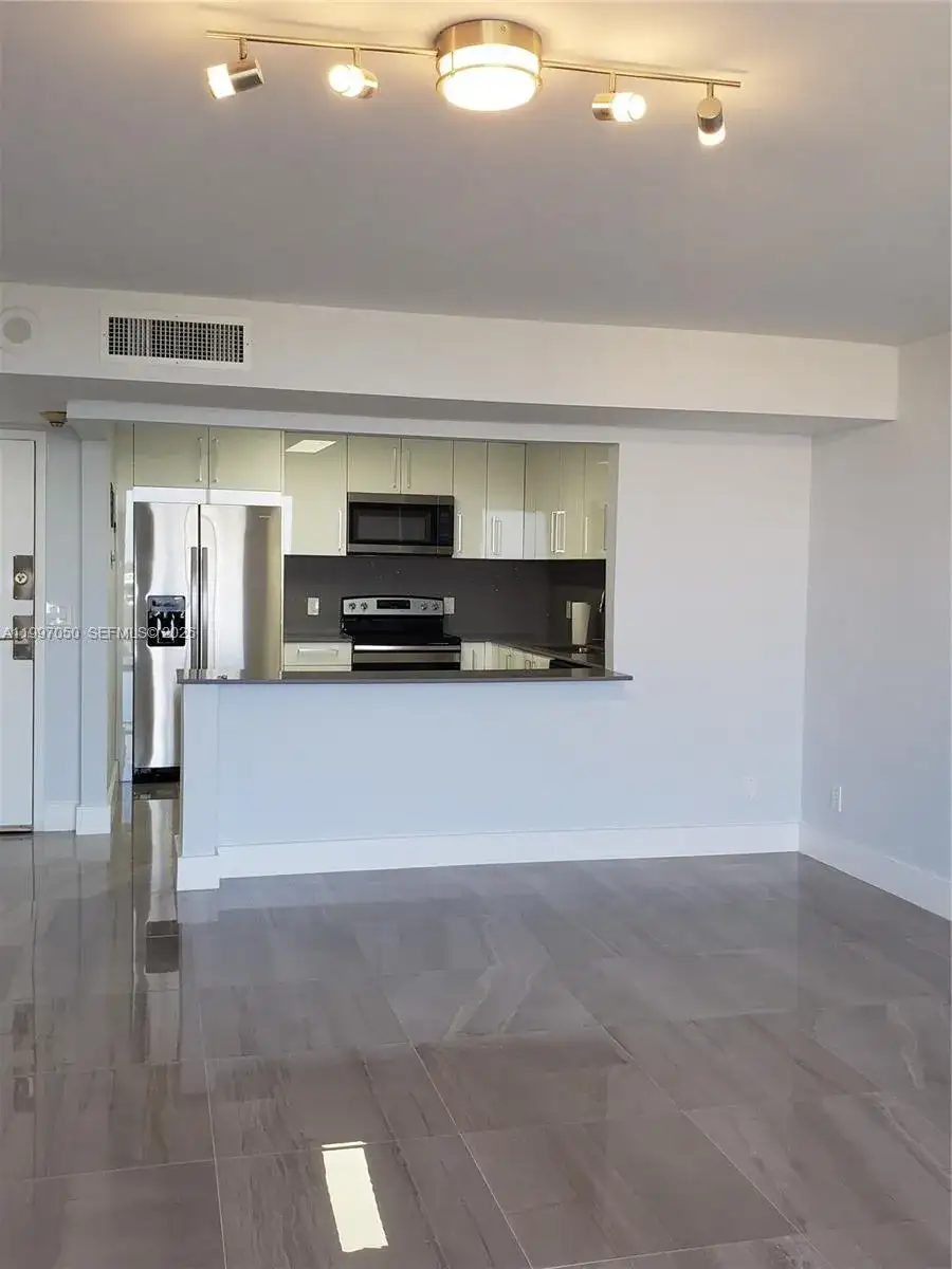13499 Biscayne Blvd # 1105, North Miami FL 33181 photo 3