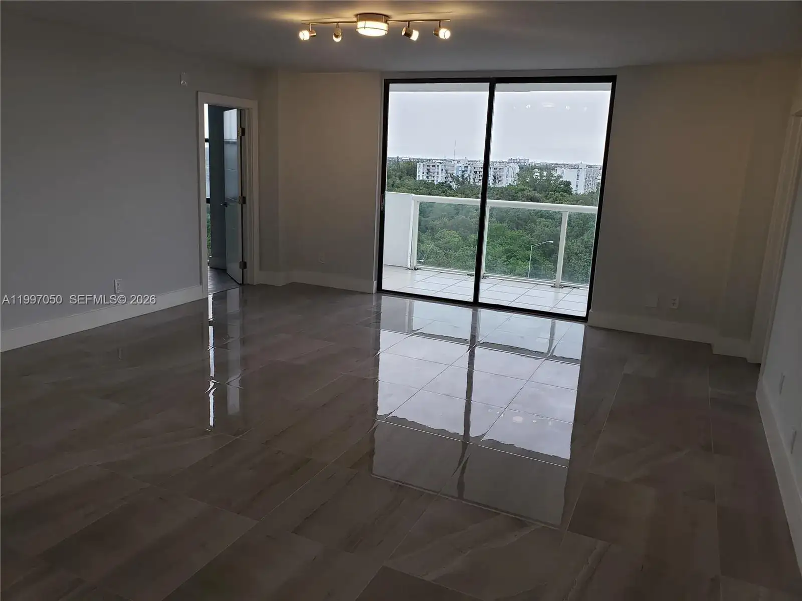 13499 Biscayne Blvd # 1105, North Miami FL 33181 photo 5