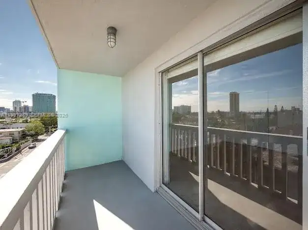 7620 Carlyle Ave # 606, Miami Beach FL 33141 photo 3