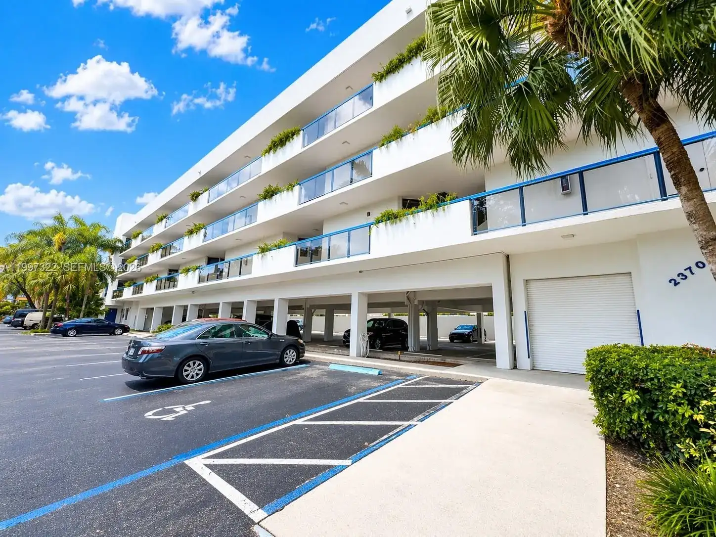 2370 NE 135th St # 405, North Miami FL 33181 photo 2