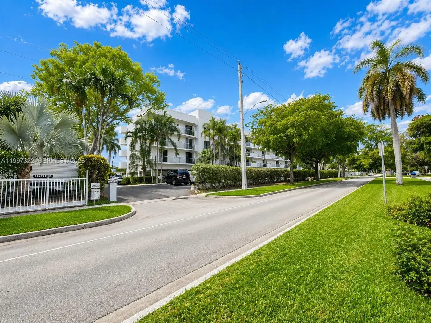 2370 NE 135th St # 405, North Miami FL 33181 photo 4