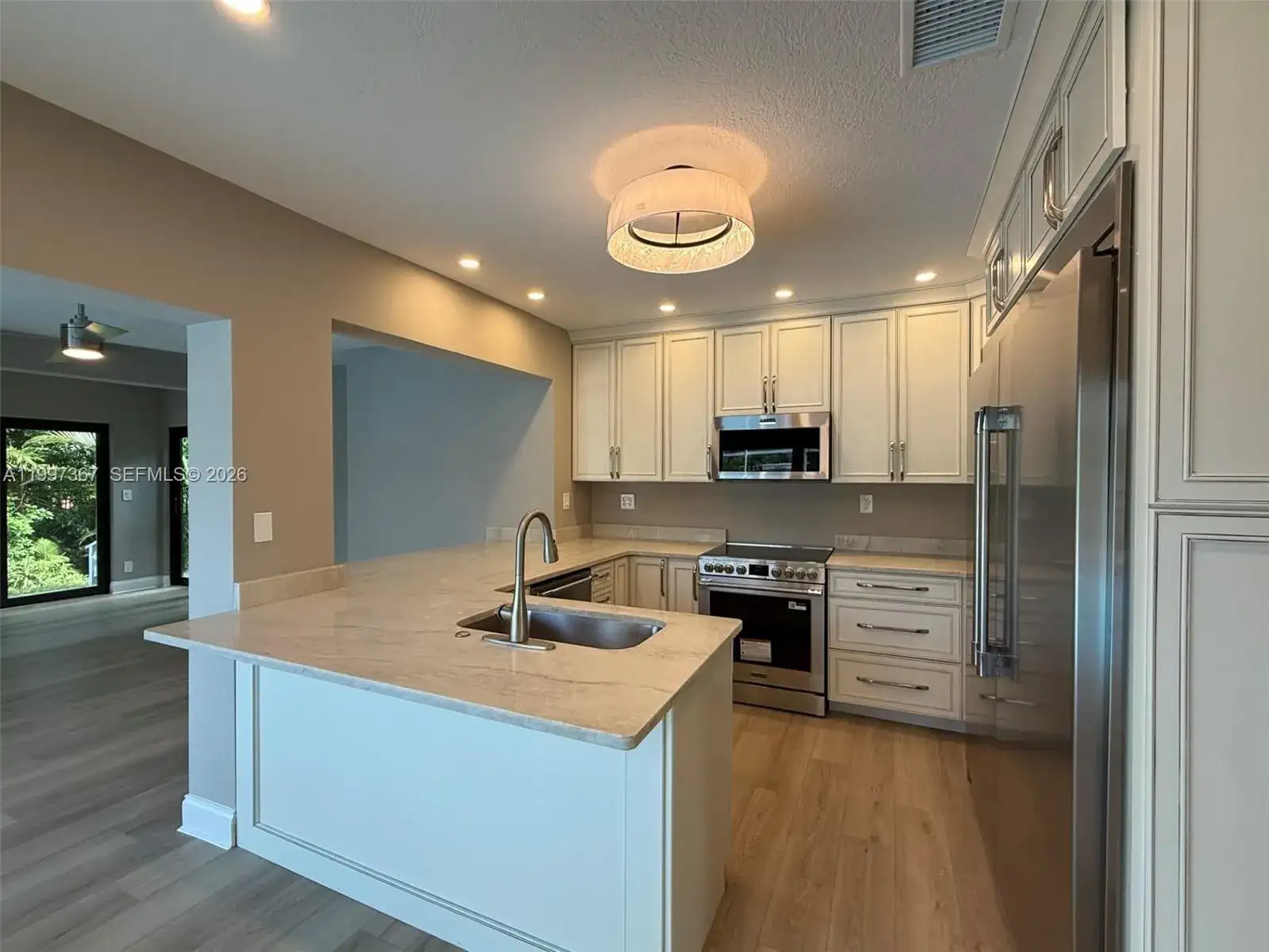 410 SW 56th Ave, Plantation FL 33317 photo 5