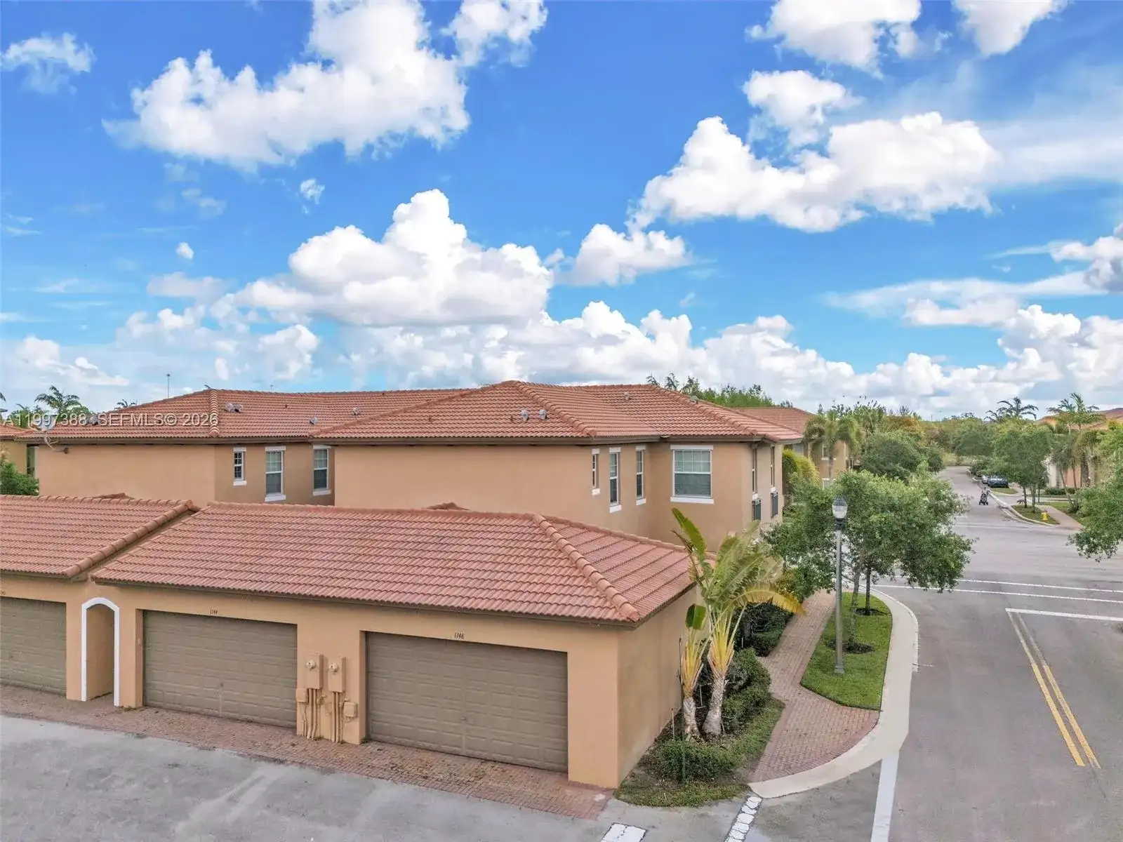 1148 SW 147th Ave, Pembroke Pines FL 33027 photo 2