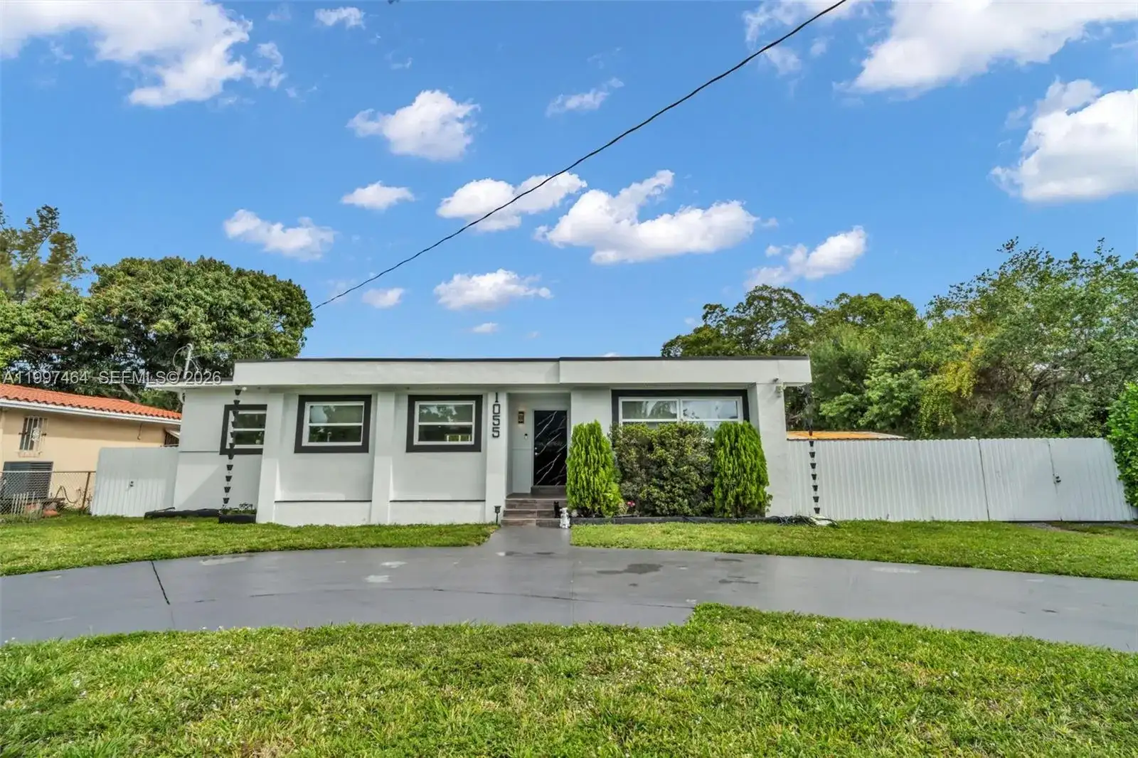 1055 NE 144th St, North Miami FL 33161 photo 2