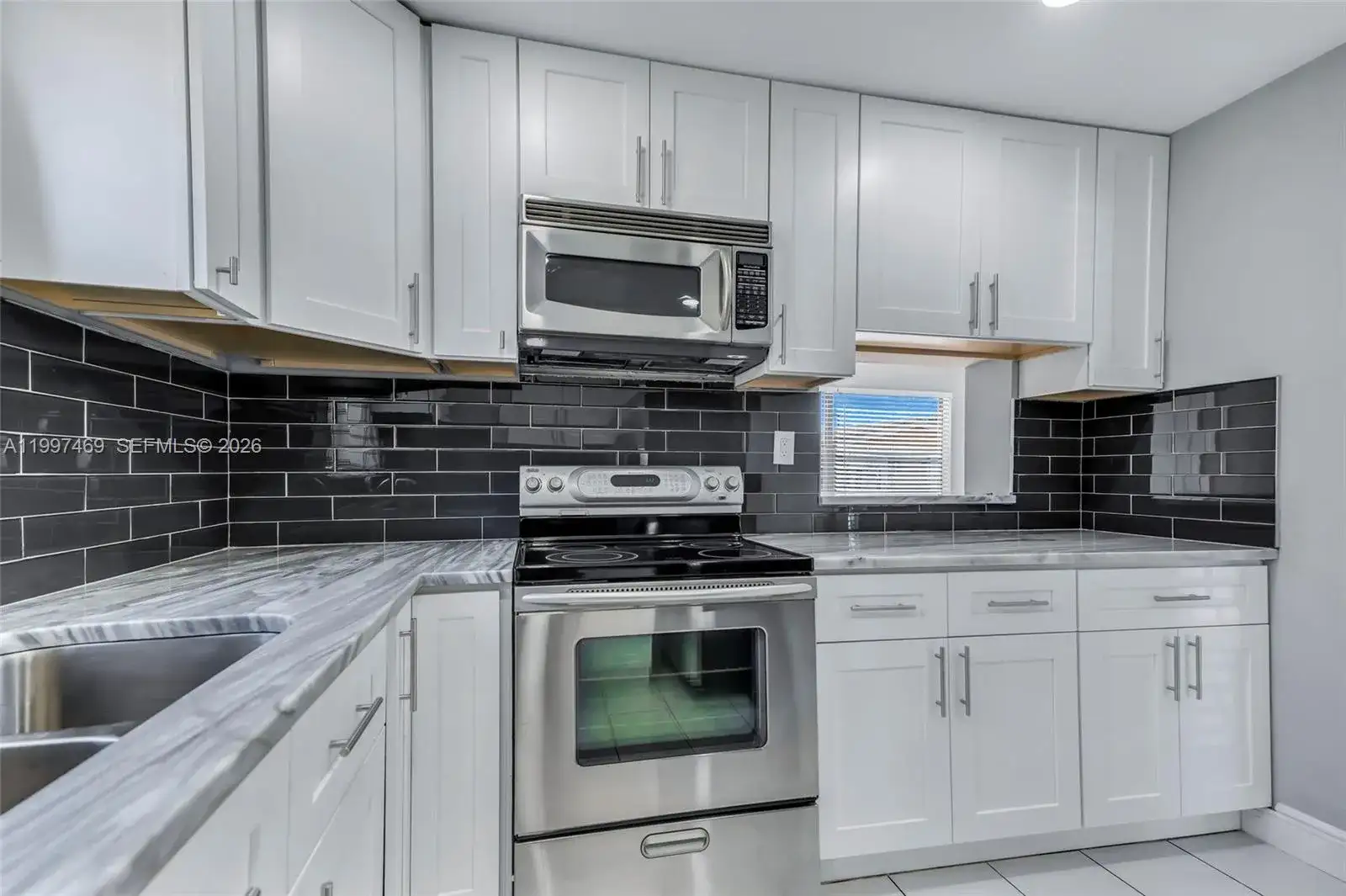 1820 NW 35th Ter, Lauderhill FL 33311 photo 4
