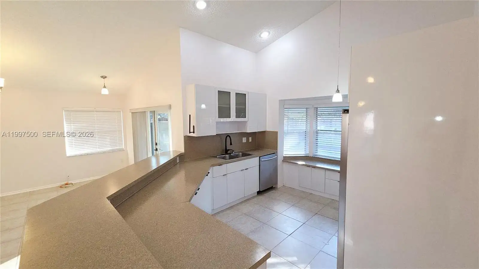 3247 NW 123rd Ave, Sunrise FL 33323 photo 3