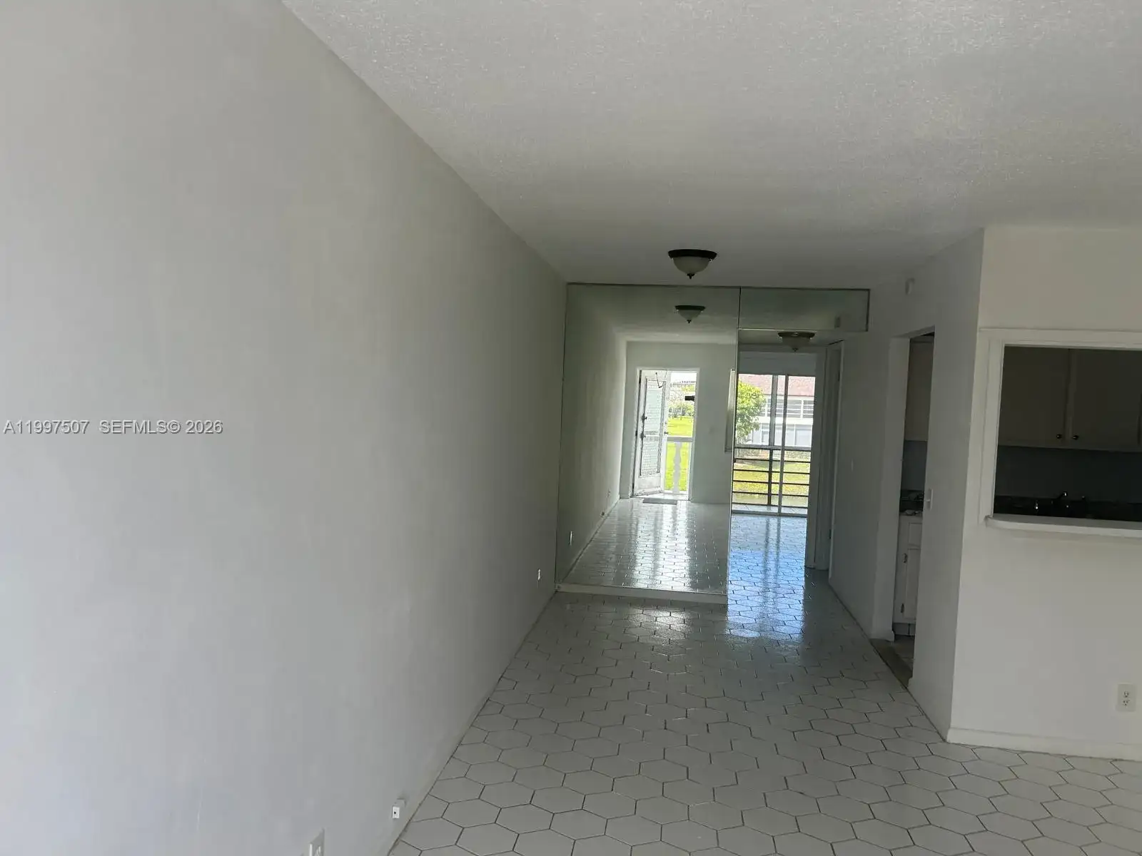 89 Berkshire D # 89, West Palm Beach FL 33417 photo 2