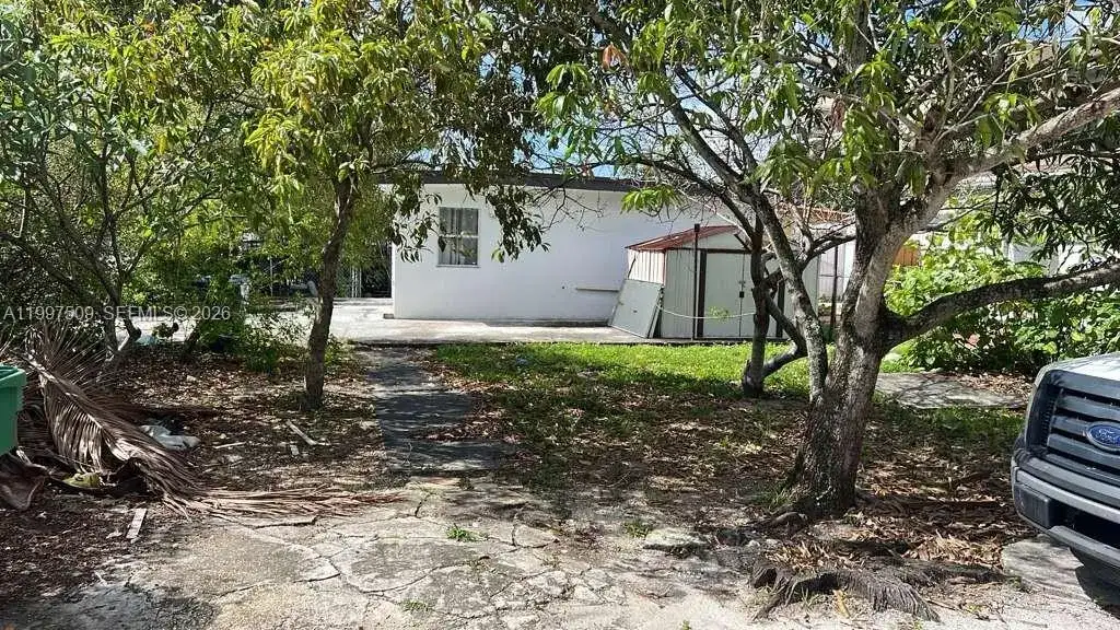 2456 NW 28th St, Miami FL 33142 photo 5