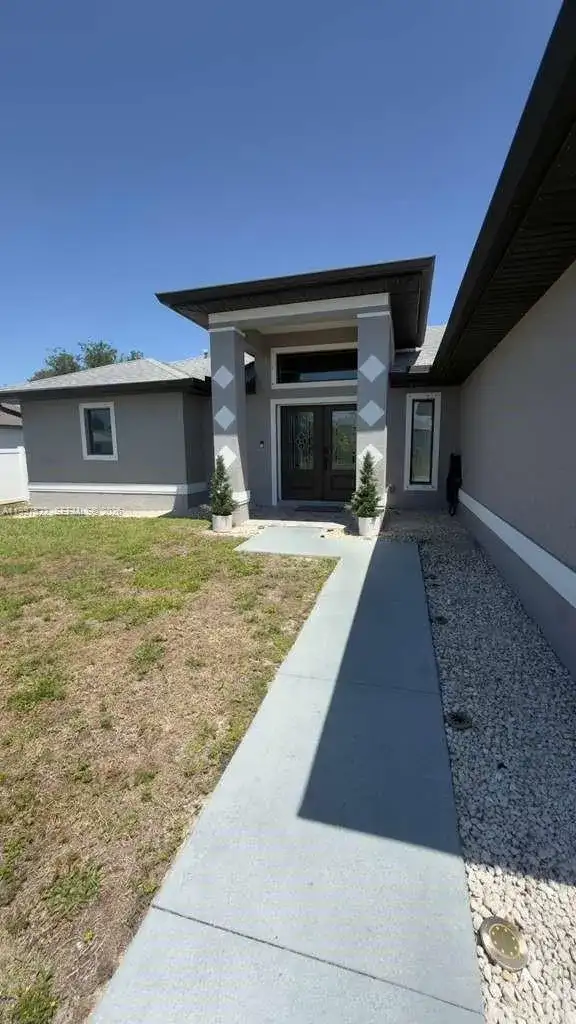 4407 SW 16th PL, Cape Coral FL 33914 photo 2