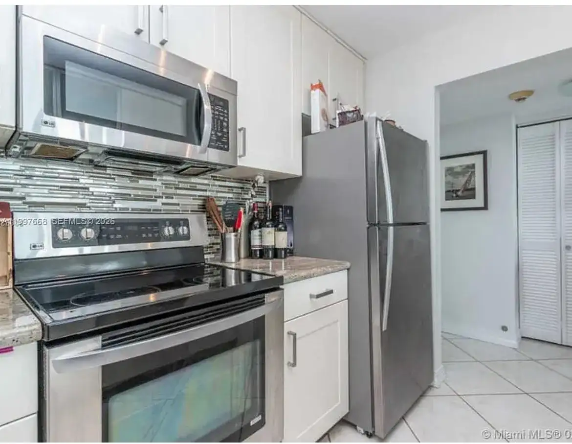 600 NE 36th St # 1006, Miami FL 33137 photo 5