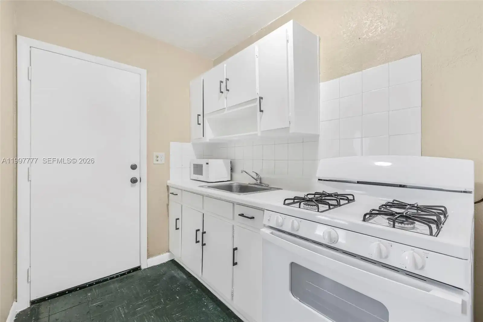 126 SW 18th Ave # 11, Miami FL 33135 photo 2