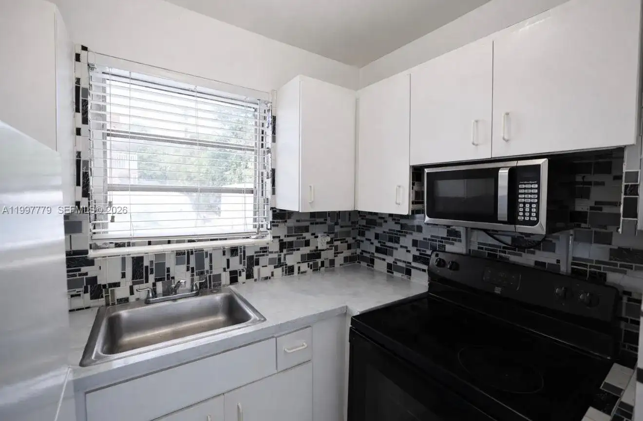 4381 W Flagler St # 3, Miami FL 33134 photo 2