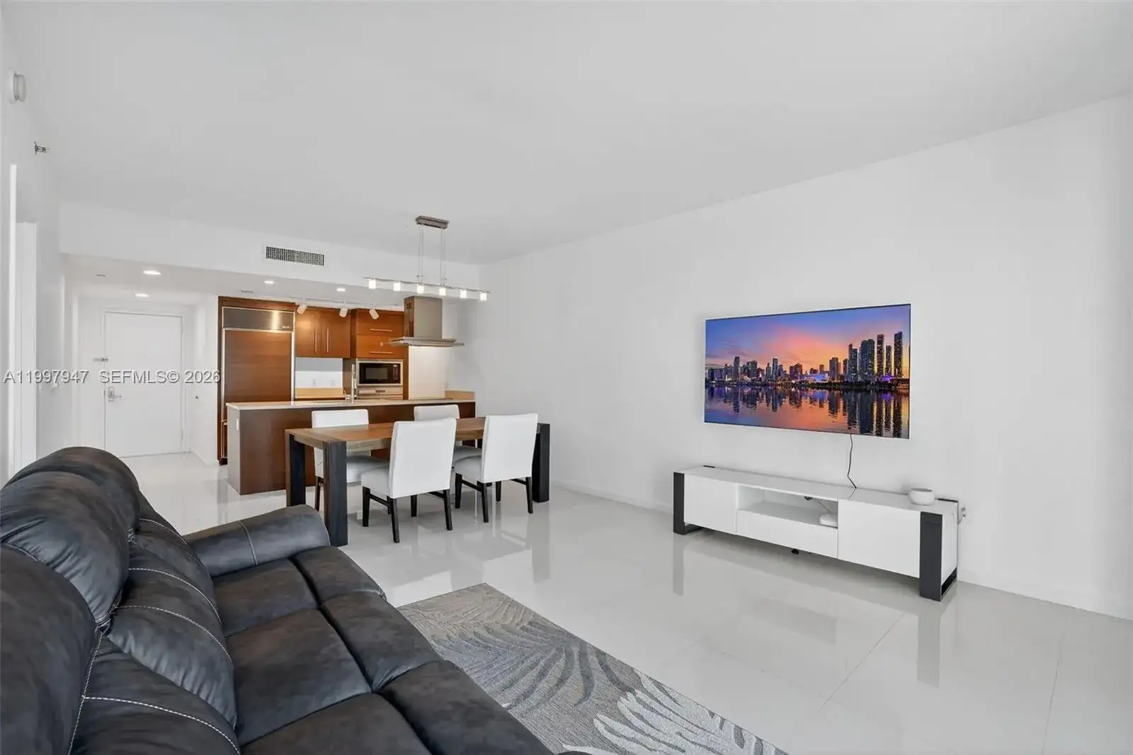 495 Brickell Ave # 1007, Miami FL 33131 photo 3