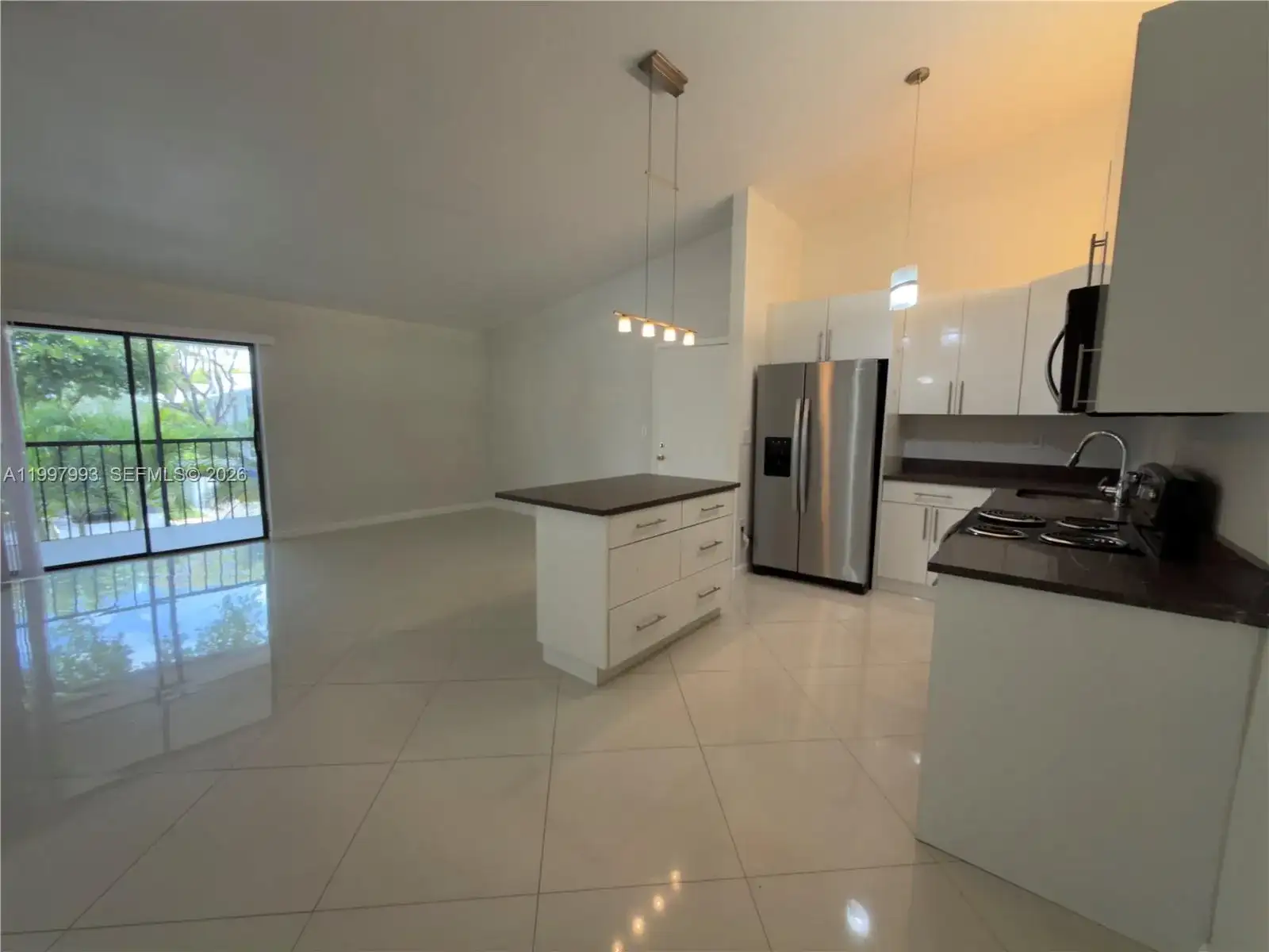 907 NE 199th St # 204, Miami FL 33179 photo 4