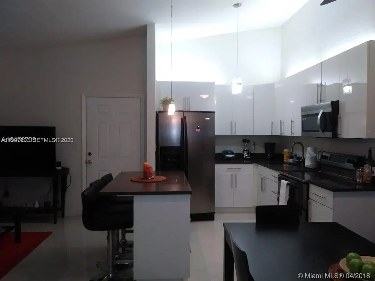 907 NE 199th St # 204, Miami FL 33179 photo 5