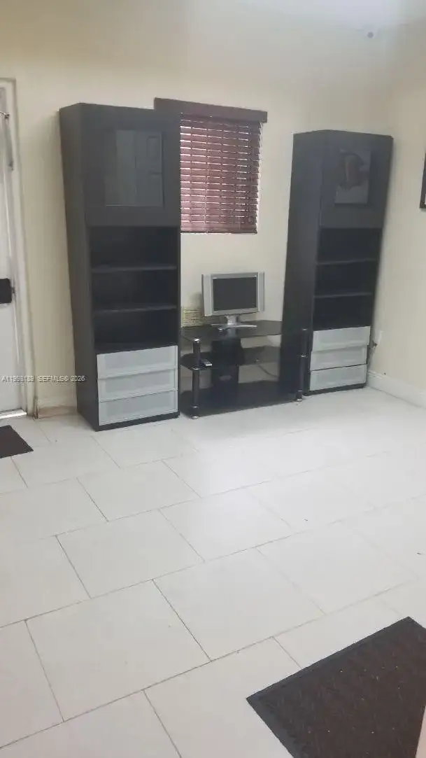1701 W 37th St # 15, Hialeah FL 33012 photo 4