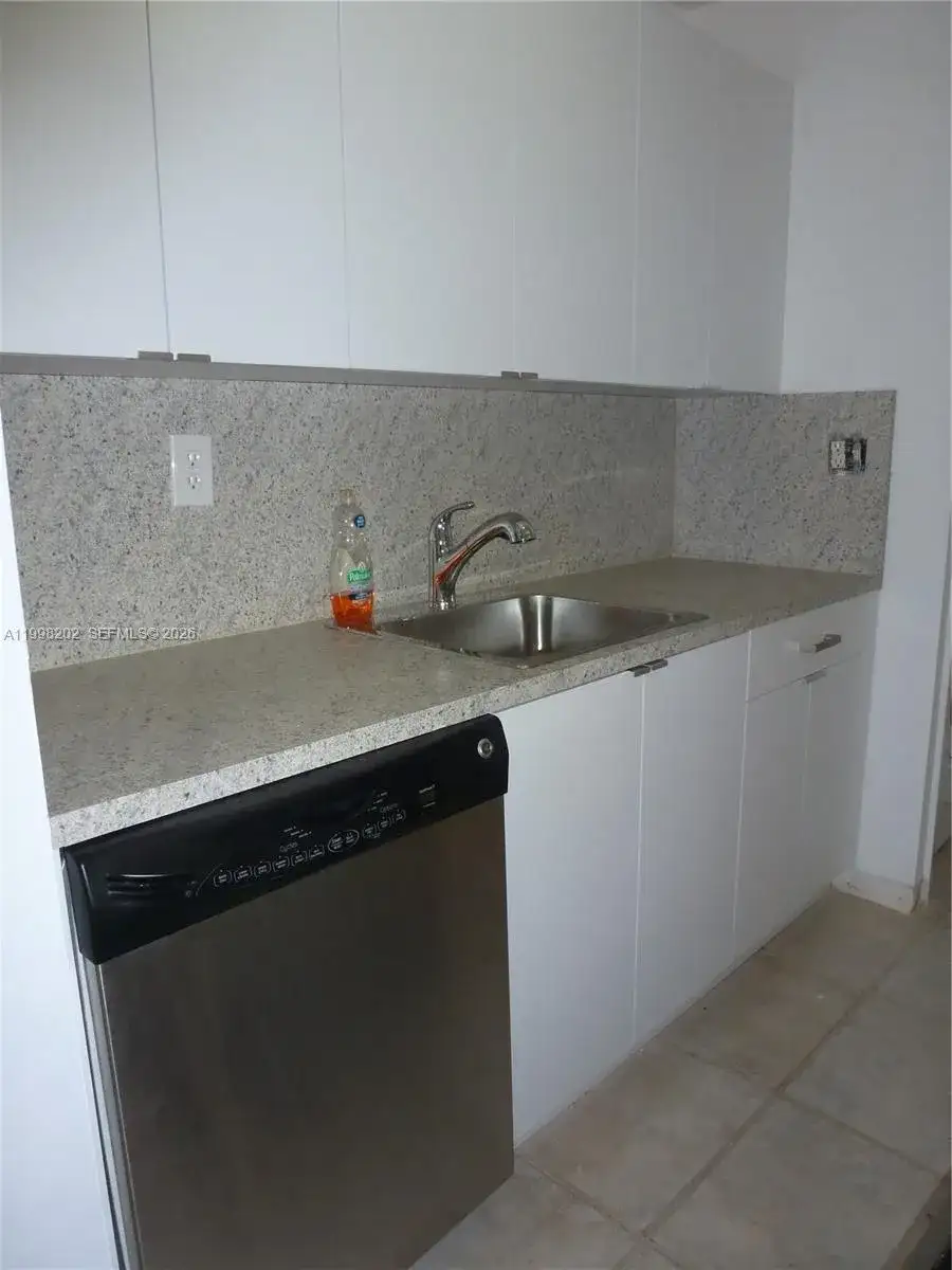 220 Lakeview Dr # 301, Weston FL 33326 photo 4