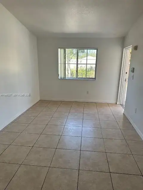 1240 SE 28th Ct # 102, Homestead FL 33035 photo 2