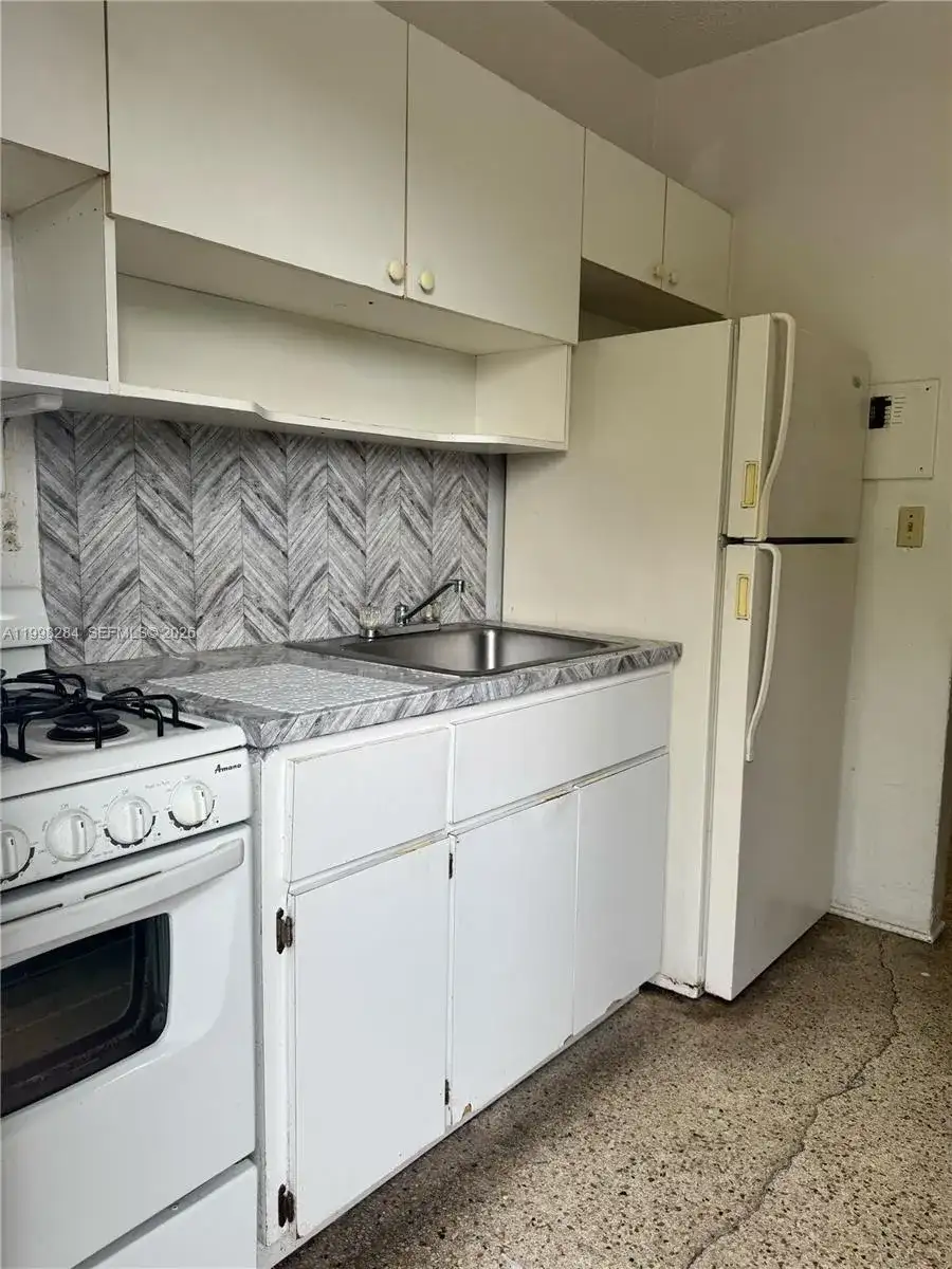 2110 NW 24th St, Miami FL 33142 photo 3