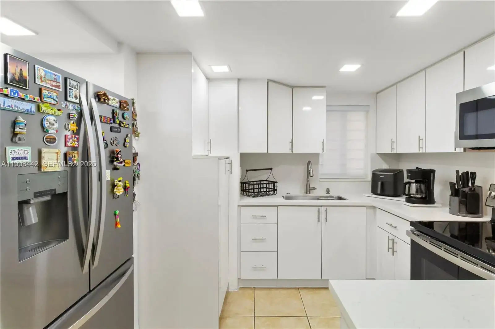 840 NW 87th Ave # 405, Miami FL 33172 photo 2