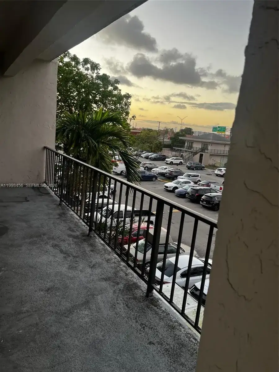 5625 W 20th Ave # 306, Hialeah FL 33012 photo 2
