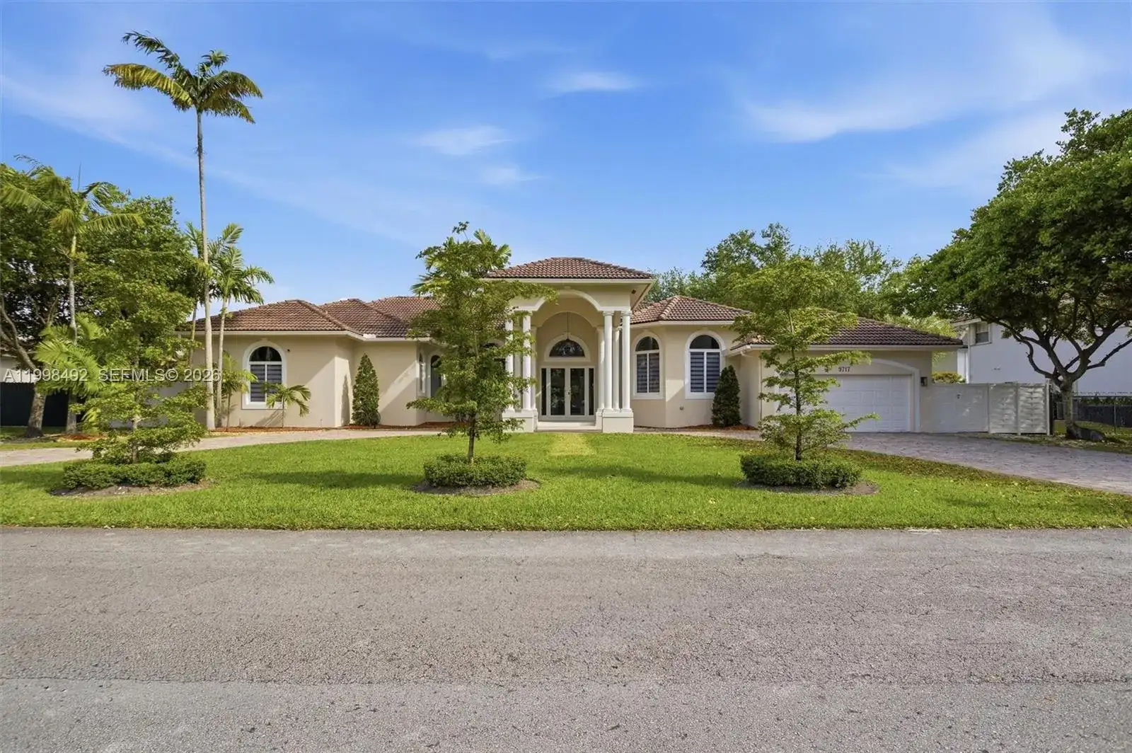 9717 SW 94th Ter, Miami FL 33176 photo 2