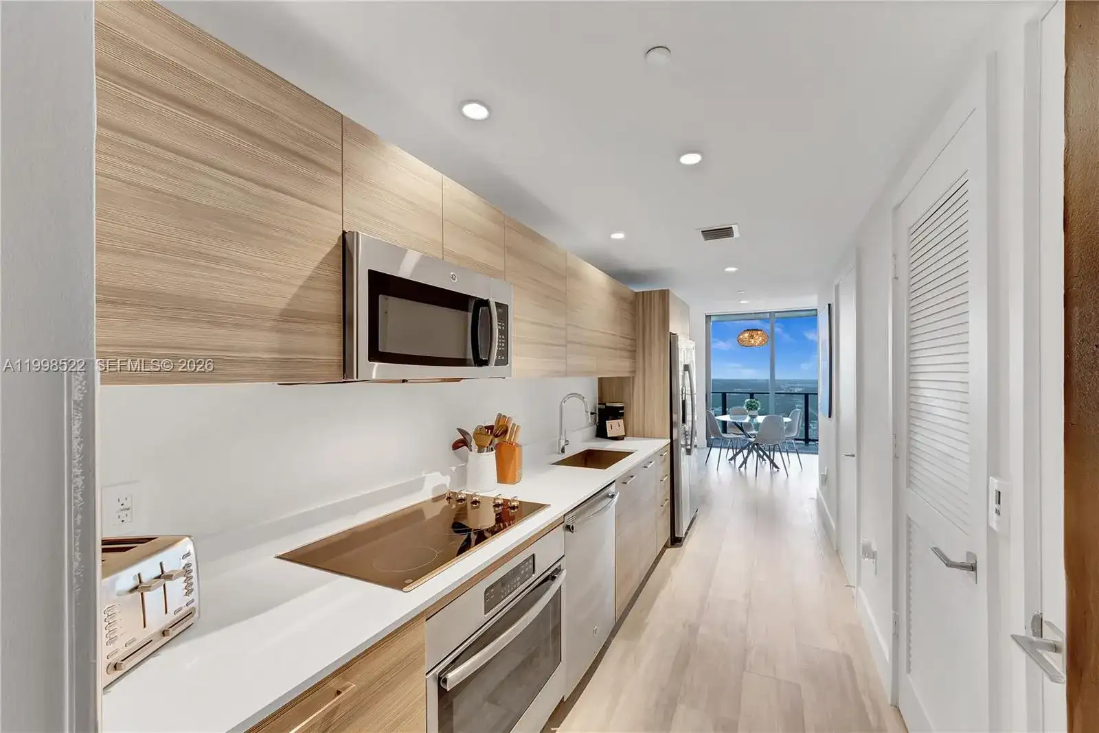 121 NE 34th St # 2815, Miami FL 33137 photo 2