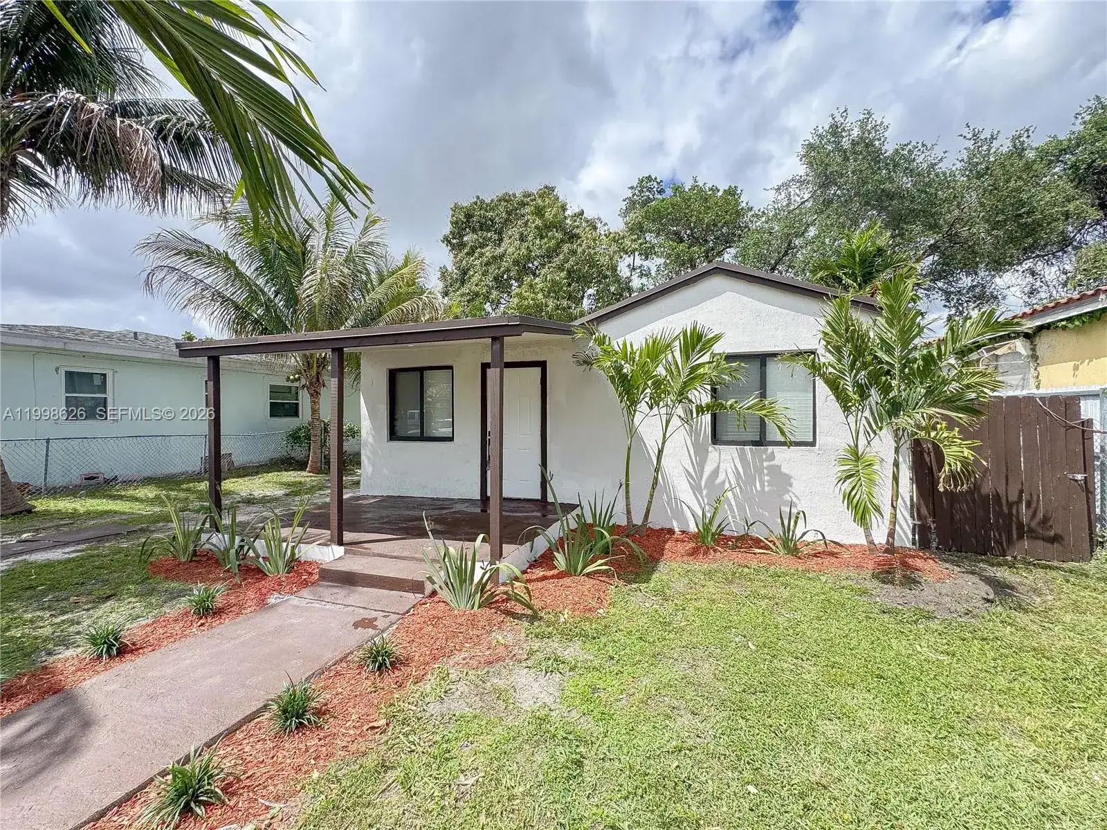 2933 NW 48th Ter, Miami FL 33142 photo 2