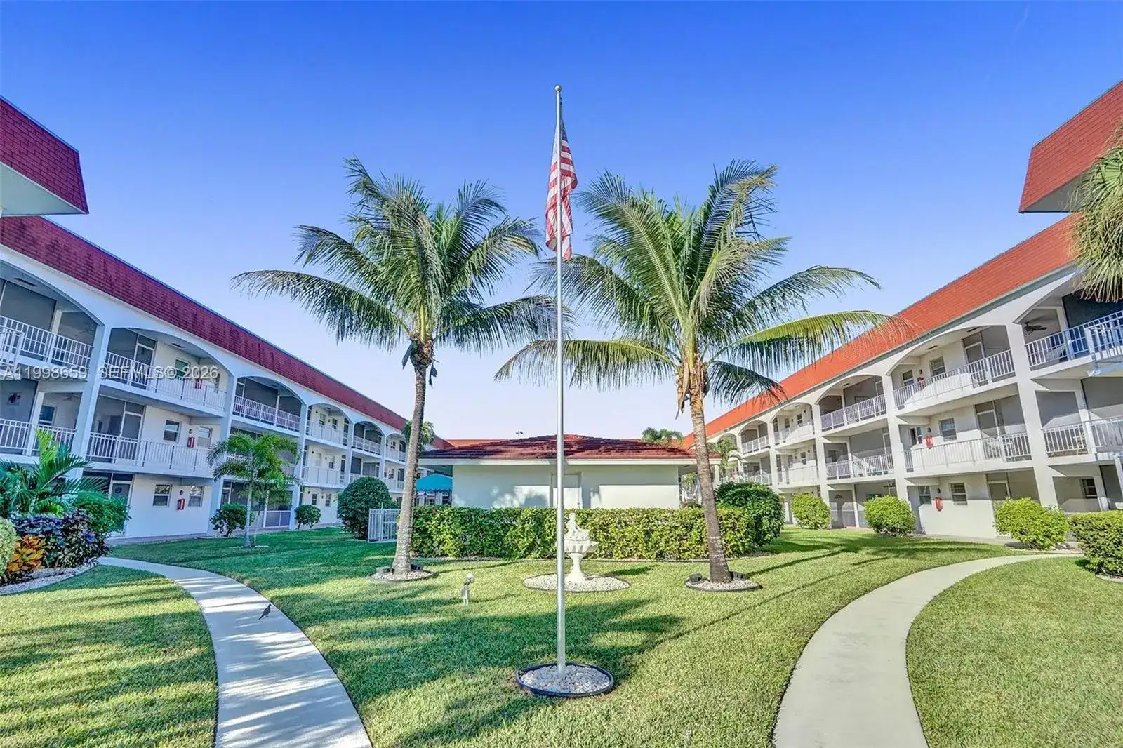 580 Egret Dr # 212, Hallandale Beach FL 33009 photo 2